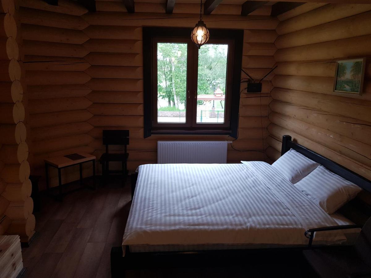 Загородный Комплекс Fort Pirnov Park Pirnove Buitenkant foto