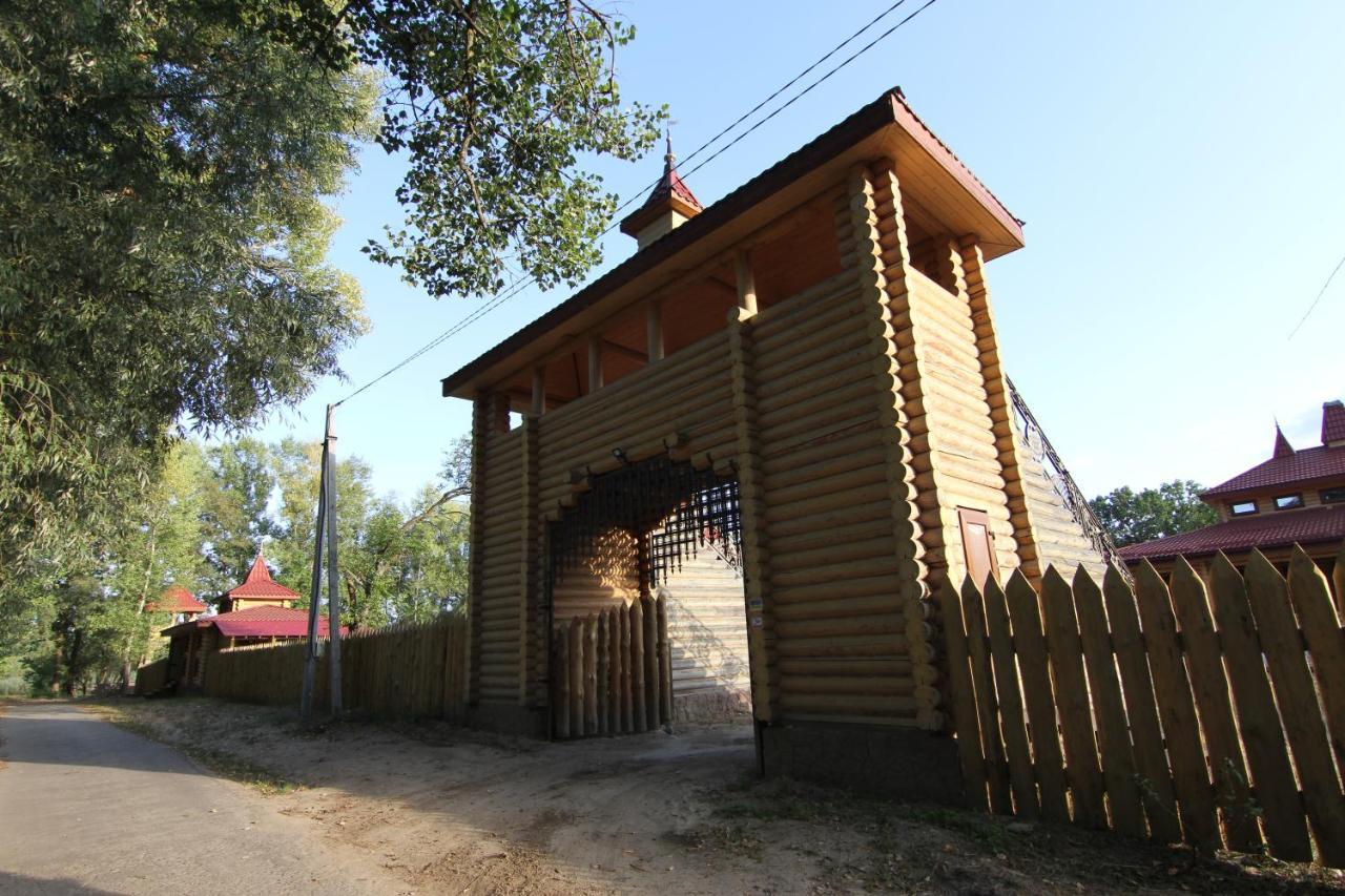 Загородный Комплекс Fort Pirnov Park Pirnove Buitenkant foto