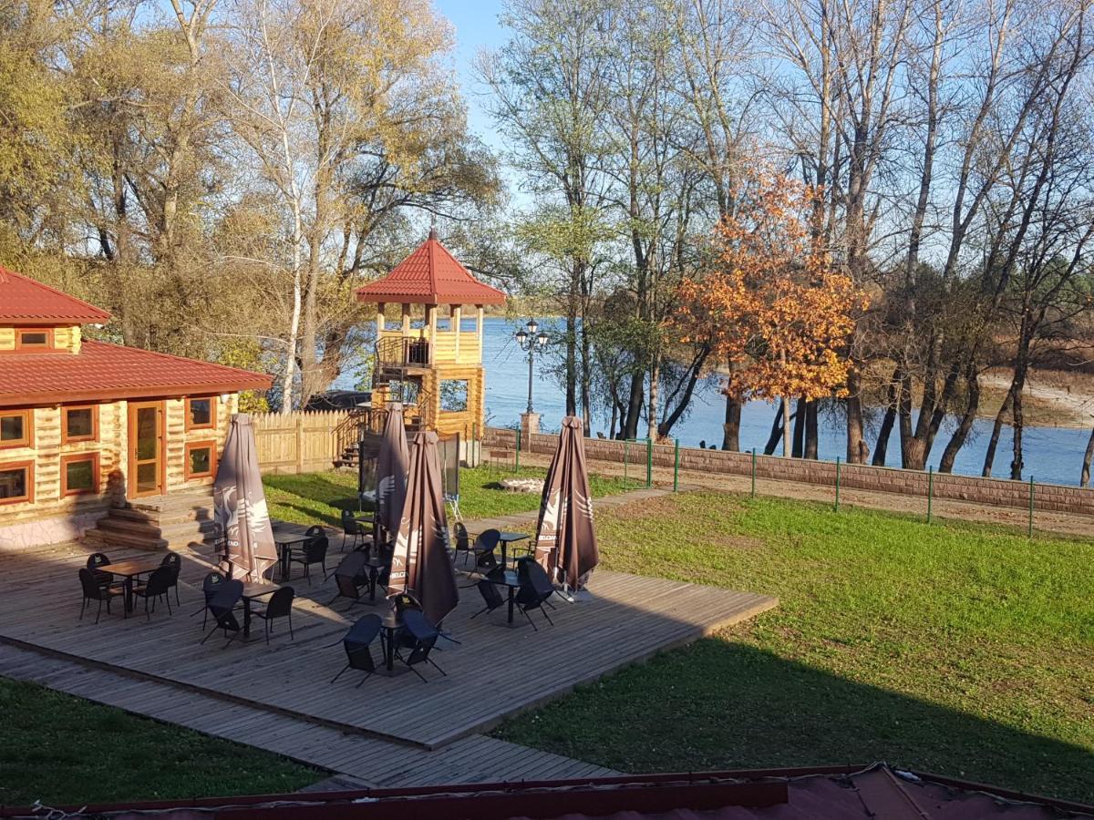 Загородный Комплекс Fort Pirnov Park Pirnove Buitenkant foto