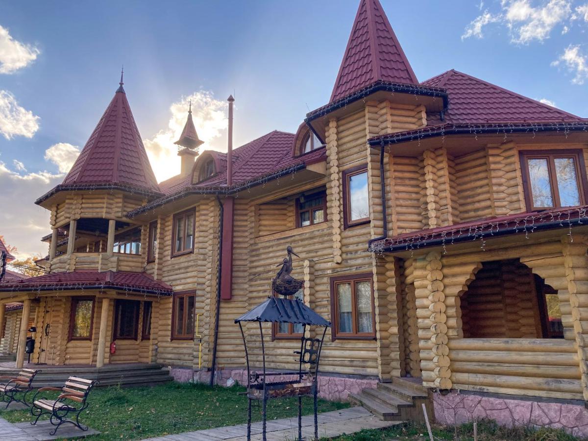 Загородный Комплекс Fort Pirnov Park Pirnove Buitenkant foto