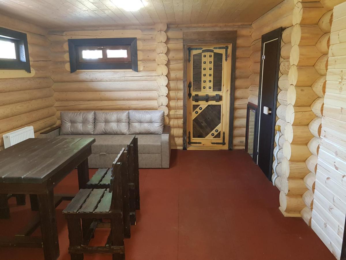 Загородный Комплекс Fort Pirnov Park Pirnove Buitenkant foto